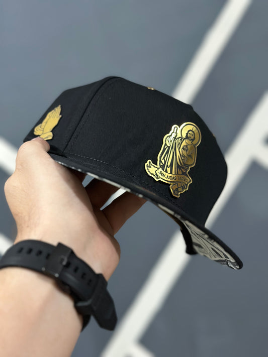 Gorra San Judas Placa Gold